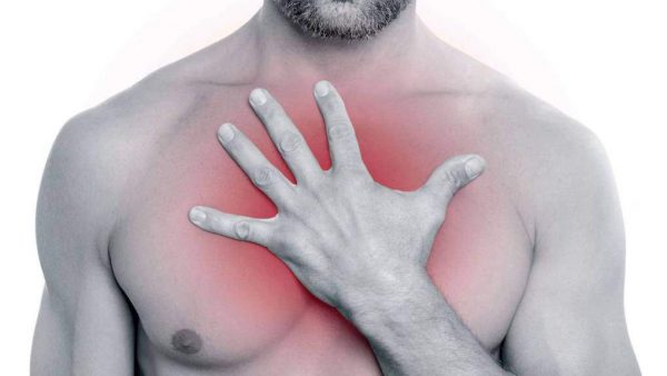 10 أعراض يجب أن تذهب لطبيب القلب من أجلها